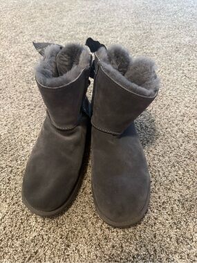 UGG women’s boots Shearling Bow Back Boots grey